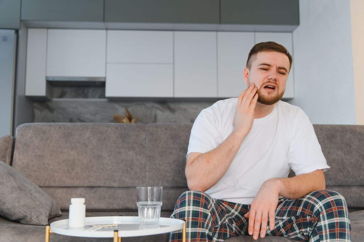 How to Handle a Toothache: Steps to Take Before Seeing a Dentist